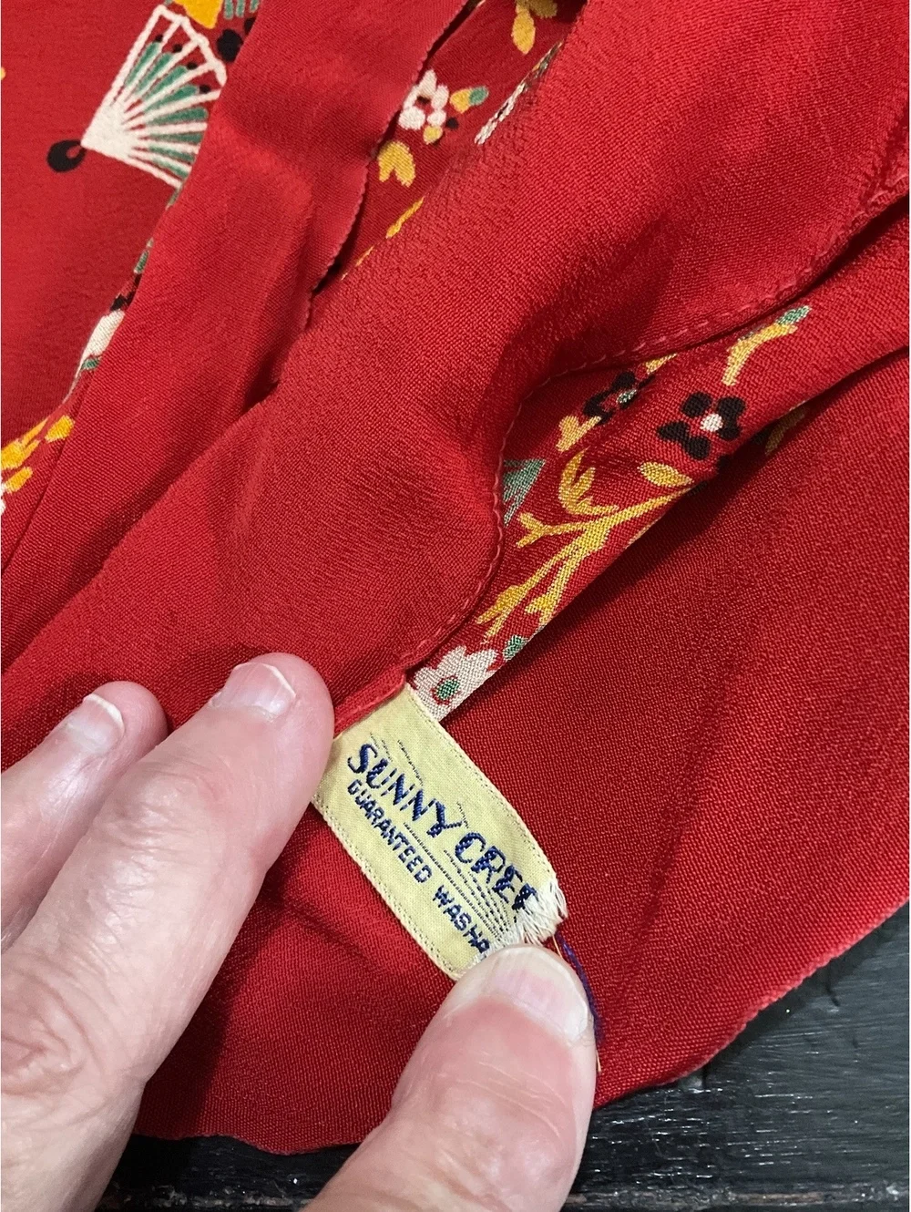Vintage Sunny Crest Red Floral Fan Print Scarf